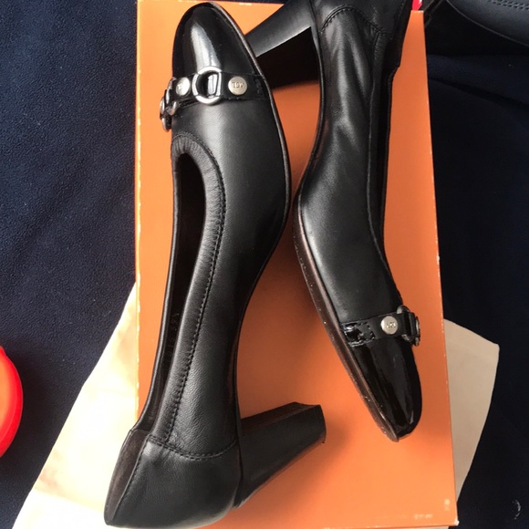 AGL pumps - black with silver buckle toe detail - Picture 8 of 8